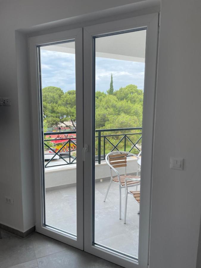 מאקרסקה Sandra Apartments מראה חיצוני תמונה