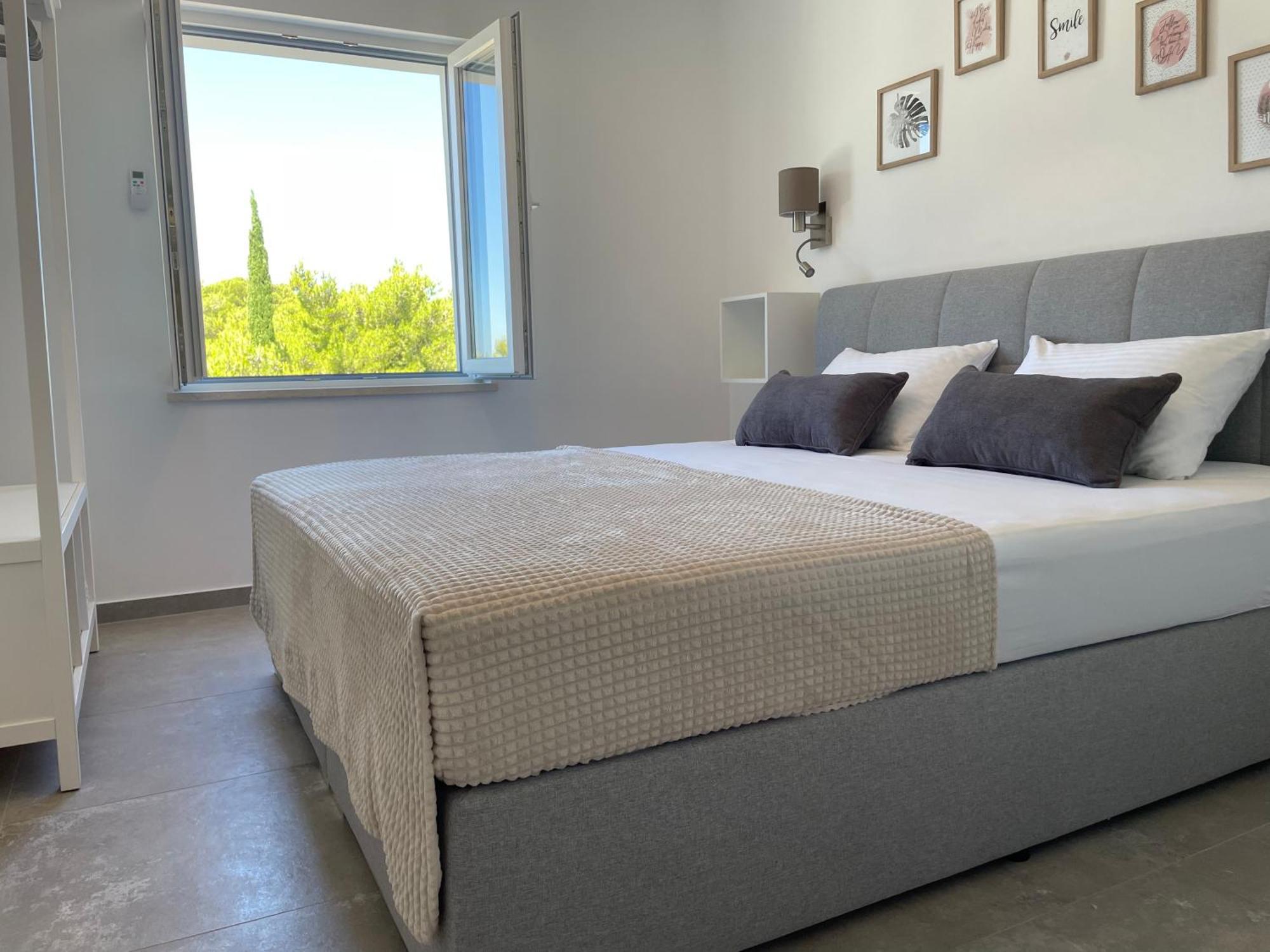 מאקרסקה Sandra Apartments מראה חיצוני תמונה
