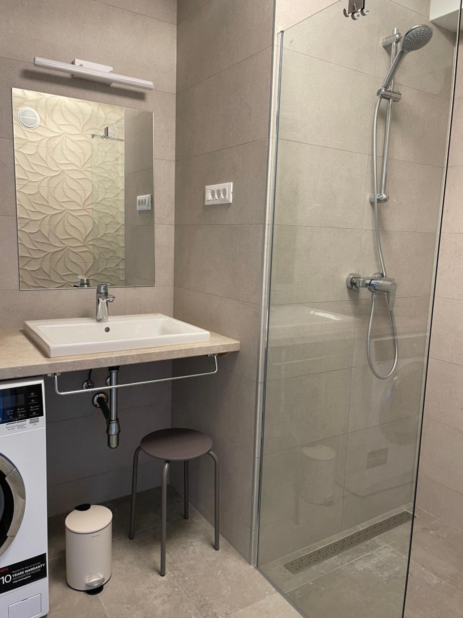 מאקרסקה Sandra Apartments מראה חיצוני תמונה